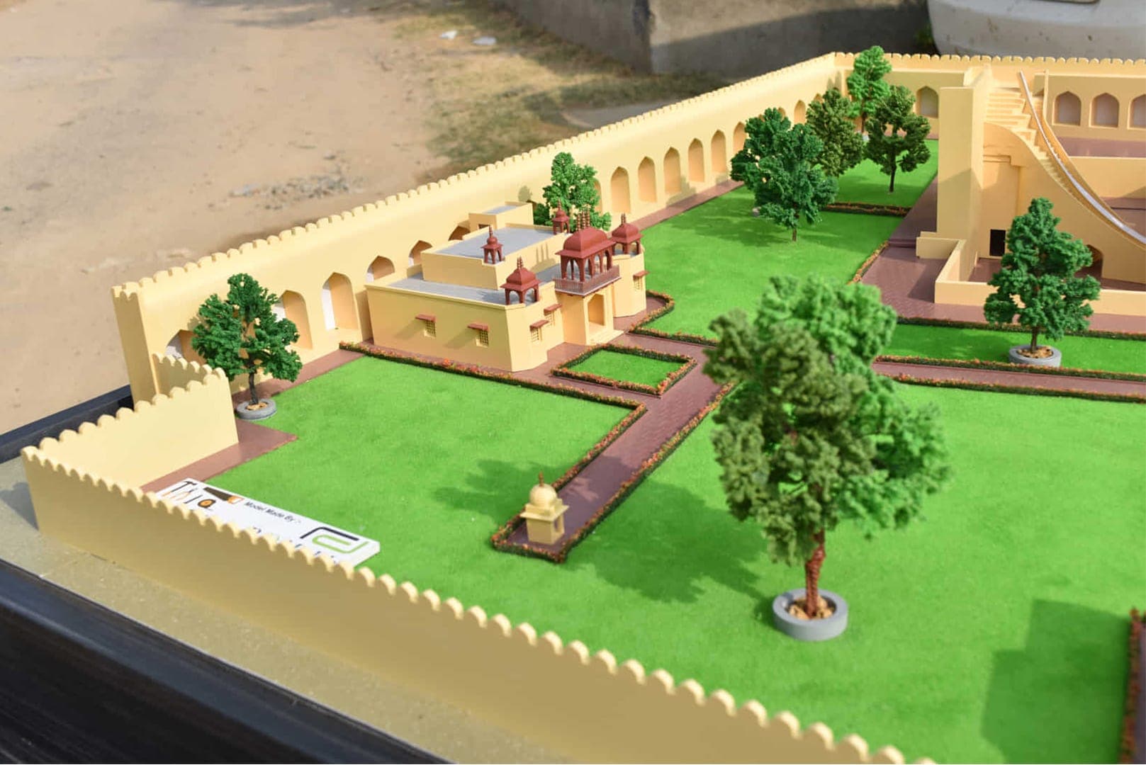 Heritage & monument replica models — example scale model by RD Models
